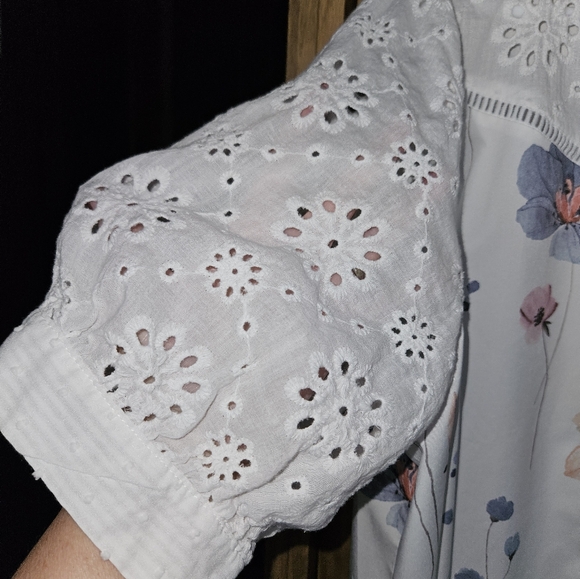 Adhdyuud Sz XXL White Floral Print/Lace Sleeves/Trim Blouse - Picture 3 of 4